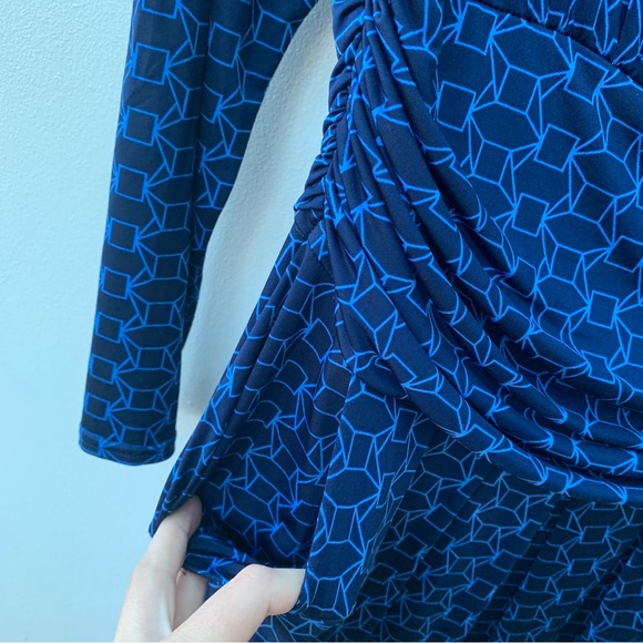 Onjenu London Women’s Size 14 Blue Navy Print Dress Stretch Ruched Waist Pockets - Picture 3 of 7